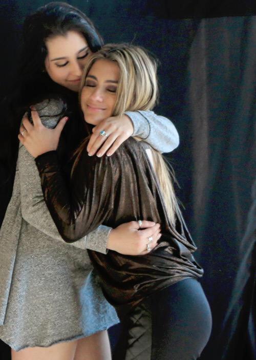 oshjuliette's tweet image. Ally ♥ #AllyWeLoveYouThankYouForExist  Lauren ♥ nós amamos todas vocês ♥♥♥ #LaurenYoureTheMostBeautifulWoman