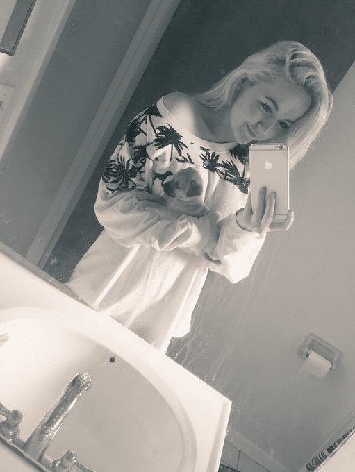 Ole daisy dukes #shelovesme http://t.co/yAXq4KtDhi<a href="/tag/shelovesme"class="tags">#shelovesme</a>