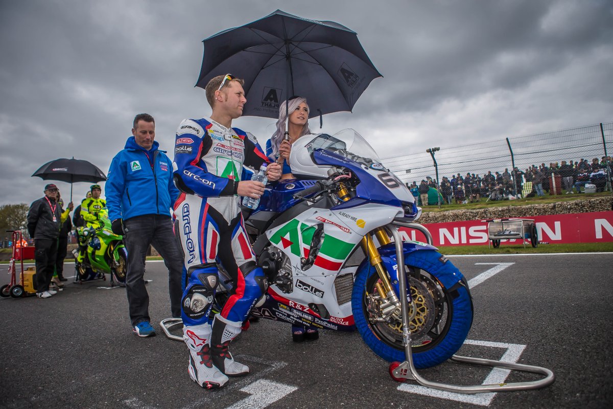 arconracing's tweet image. @AaronZanotti64 @kathryncollins5 Brands Hatch BSB R2 2015 @arconracing #arc-on #performancedelivered