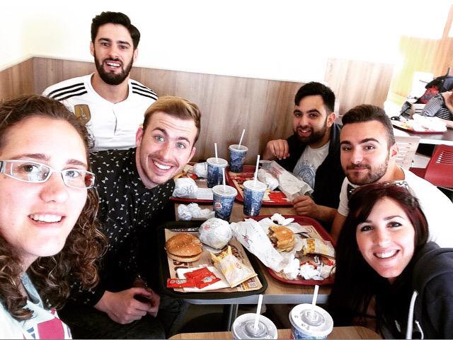 isradance's tweet photo. #BK with the lads 👌😎🍔🍟 http://t.co/ix1kwh0OyQ