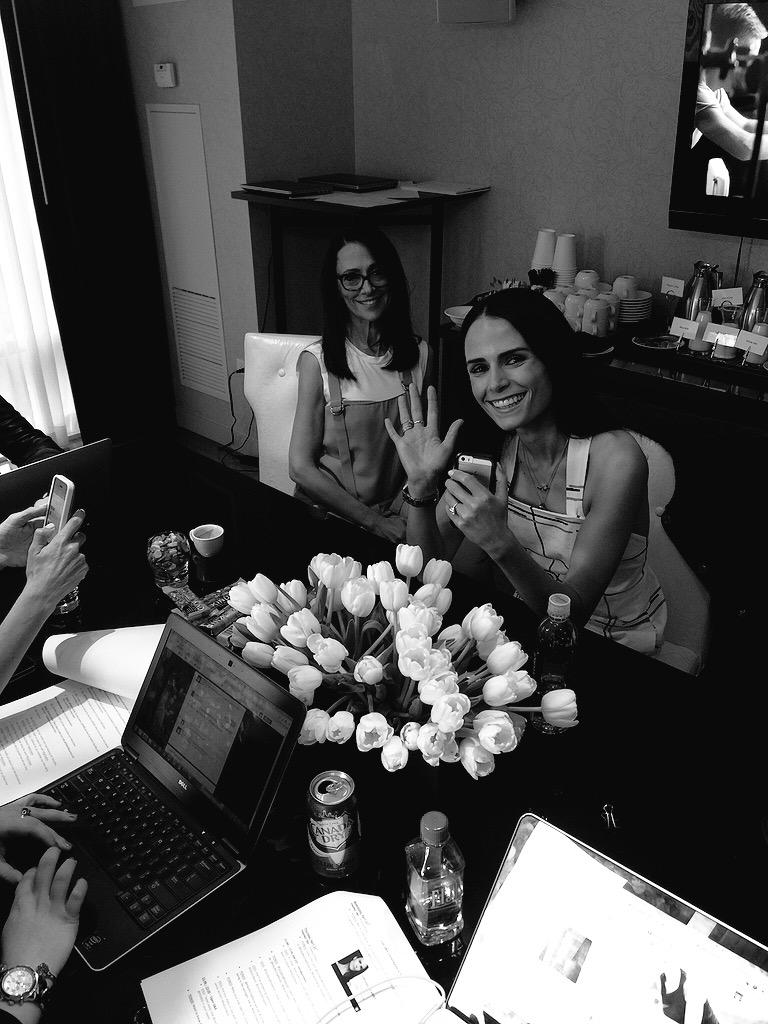 JordanaBrewster's tweet photo. me and mama tweeeeeeting @PONDS #SeeForYourself http://t.co/XbjN7thbyT