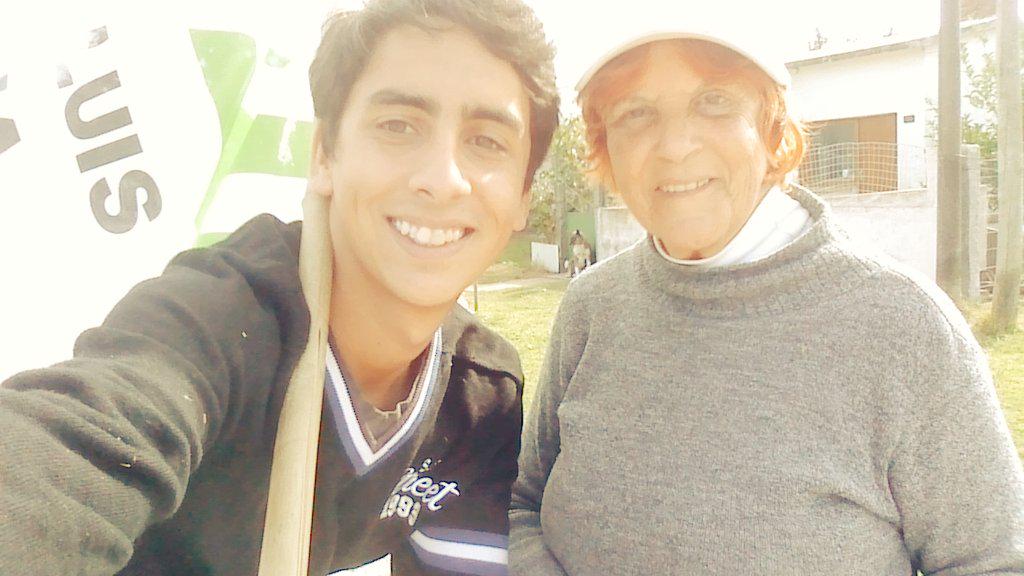 martinveigauy's tweet photo. Llevando nuestra #Lista2014 a los vecinos de la ciudad de Rocha, se puede!!
Jose Carlos INTENDENTE http://t.co/X1dHFBMqxq