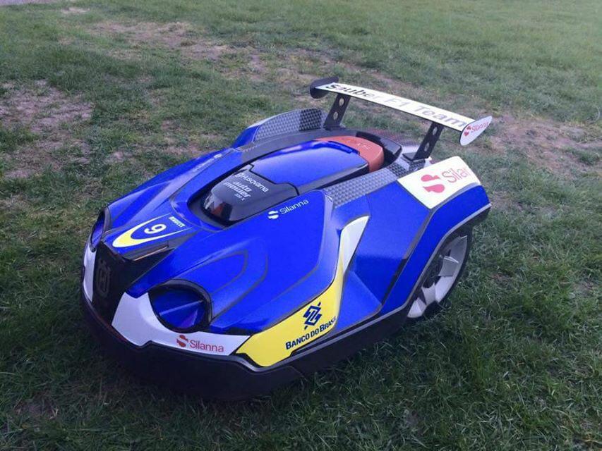 H_Mountain's tweet photo. Check out this cool #automover in Kumla @SauberF1Team @Ericsson_Marcus @f1janneb #ME9 #husqvarna #F1 #sauberf1team http://t.co/1aXoQpxbfN