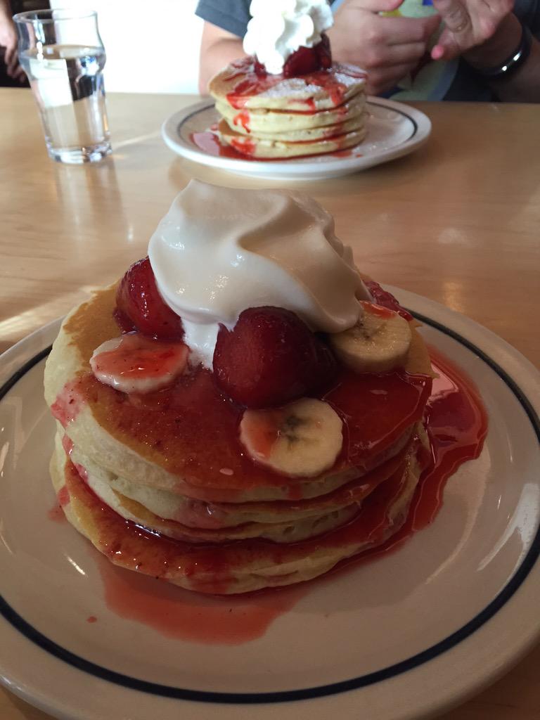 Mermaido3's tweet photo. #ihop #pancakes #Irresistible #yummy #Dubai #dubaimall http://t.co/UIdMQNUczL