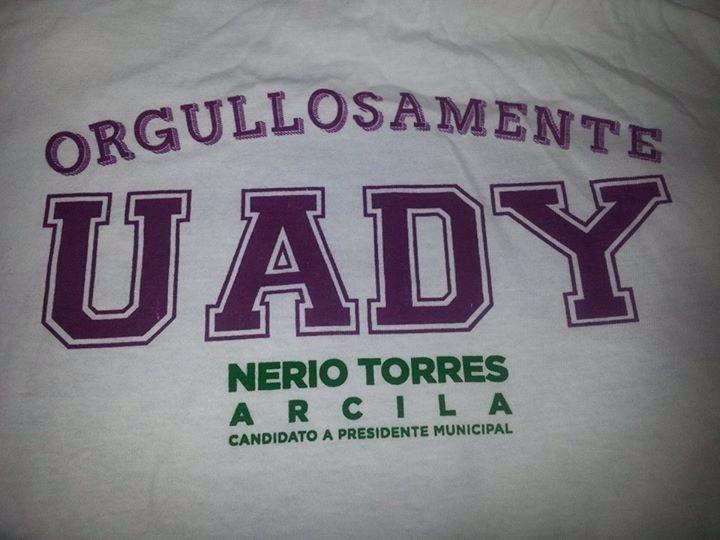 JulianCahero's tweet photo. No es la forma de convencer a los estudiantes UADY, se merecen propuestas, ser escuchados, y no una simple camisa. http://t.co/r9JAOtj603