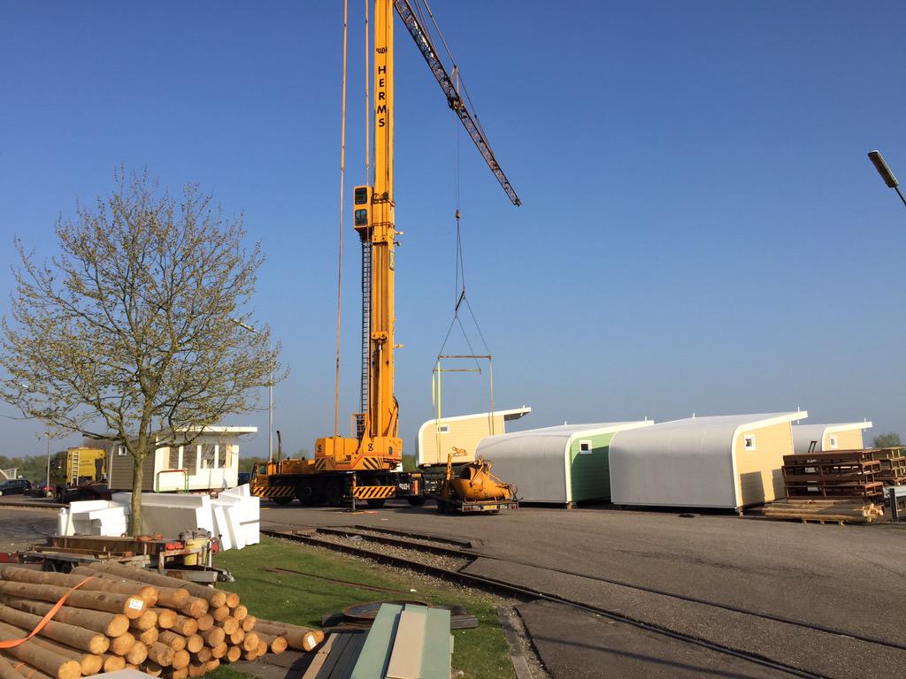 Ook vandaag weer een transport van 6 lodges