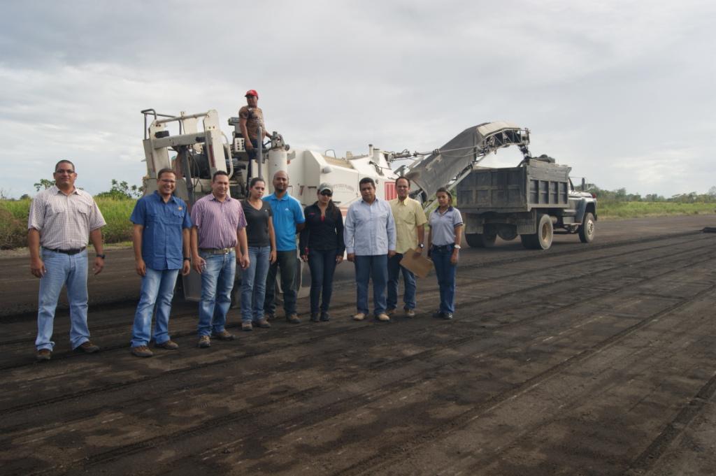 PrensaGobDelta's tweet photo. Gobierno de @GobLizeta sigue avanzando en la rehabilitación del Aeropuerto de Tucupita http://t.co/5VrHiCOxlo