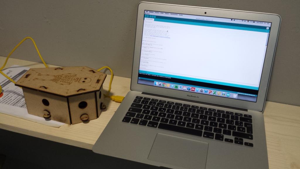 laruecaas's tweet photo. Hoy comienzo del taller experimental de #arduino e #impresión3D en el #TecnoLab de La Rueca @ftomillo @fundaciontef http://t.co/NoqWhPzp1e