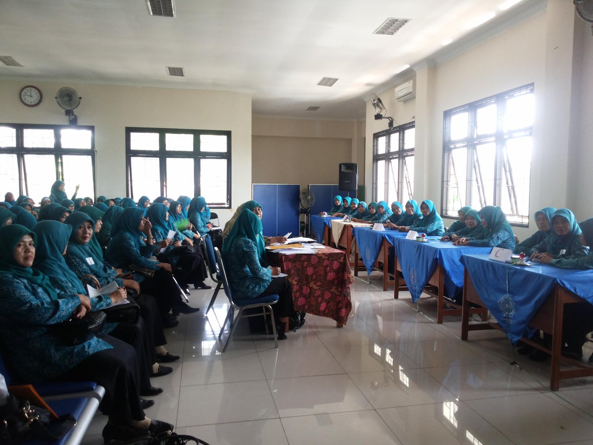 Elis_PKK's tweet photo. Dlm rgka hr jd ke 16 kota dpk..TP. PKK kec Tapos mgdakn gebyar lomba utk para kader pkk @NurAzizahTamhid @Nur_Mahmudi http://t.co/wjj6cmBdPv