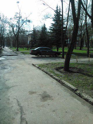 promskladi's tweet photo. В Харькове так же регулярно в последнее время разувают по ночам автомобили. http://t.co/US7Zc187SP