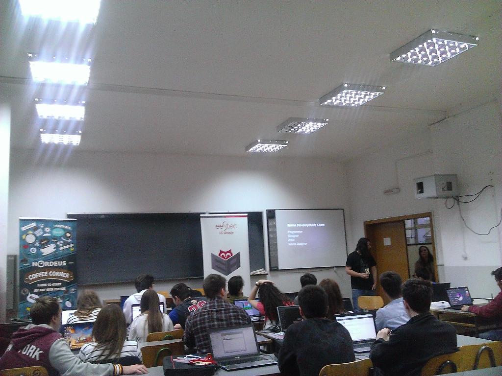 EESTEC_Skopje's tweet image. Започна првото предавање за Game Development од 4. модул на #EESTECAcademy
