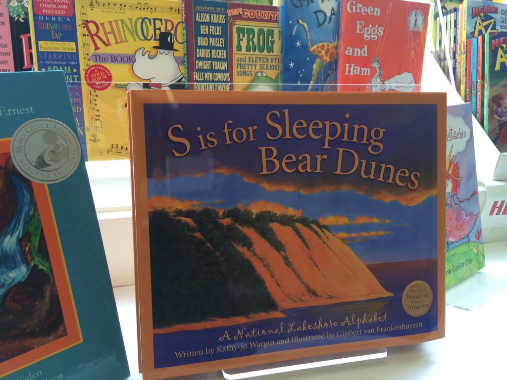 lbookbeat's tweet photo. Sleeping Bear Dunes inspire local author/illustrator team. http://t.co/fK1GcMzp60