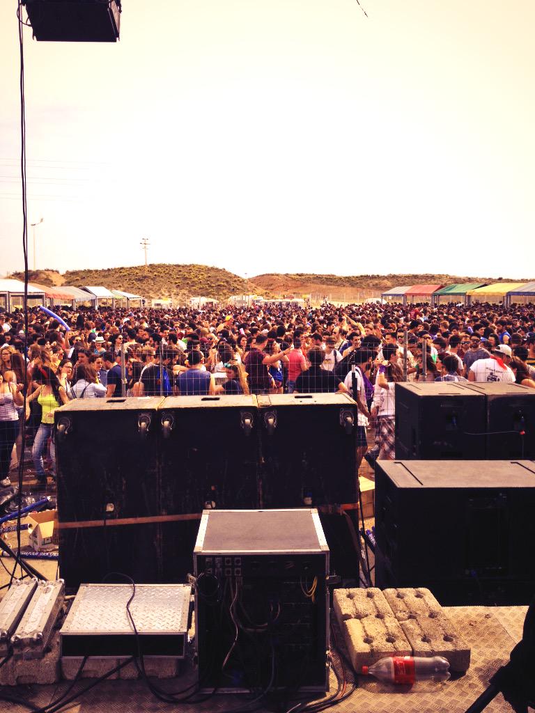 MartinFlor3s's tweet photo. Que bien me lo he pasado esta mañana en #Letras2015 con @JosWerKSpain y con #Dj Pipas esta noche mas!!! http://t.co/MsgwD4pG48