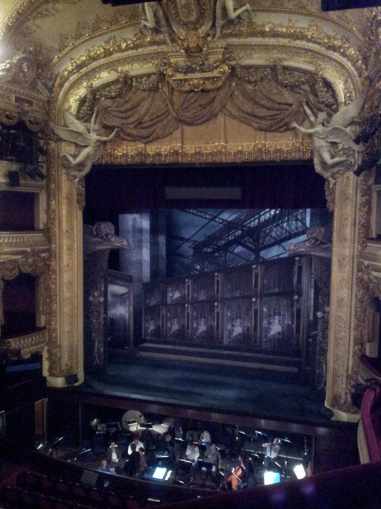 mcdfrago's tweet photo. Grâce à @Opera_Comique et au @legroupeSMV, j'assiste ce soir à la #répétition de #Ciboulette ! #smv188 #merci http://t.co/uZ86K0m7h9