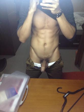 Gigolokecil2's tweet photo. Mau tan?"@memek_lia: Cari pacar yang Brondoong kekar ? Mau serius. Sm Tante lia :* :*" http://t.co/qpDastA3jp