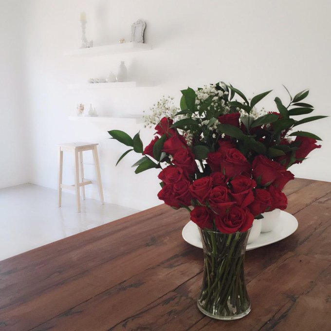 Feliç dia de Sant Jordi @toniribas, t'estimo and gracias por la flowers http://t.co/rfFTYuxX3A