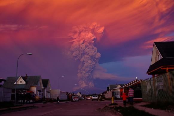vincentmenezes's tweet image. #Chile’s~
#CalbucoVolcano~

#calmsdown after explosions~
and lava flow ~ ~

wrd.cm/1aW8Esu