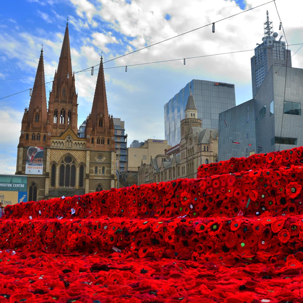 A sea of poppies at Federation Square #5000poppiesproject #anzacday instagram.com/p/11dDW2ICQR/