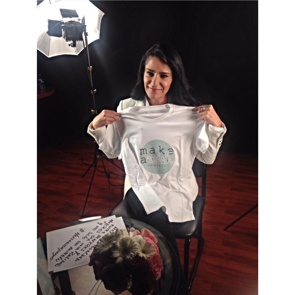 makeawishtj's tweet photo. ✨¡#LydiaCacho en #MakeAWishProject! ✨ 

¡Muchísimas gracias! @lydiacachosi http://t.co/q4UperhR2n