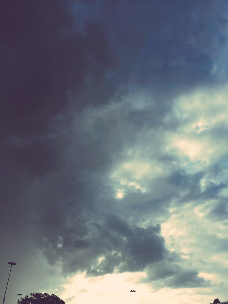 Tatiannah1's tweet image. The Sky Right Now ⛅️#SoFlo #photocredit #2Me
