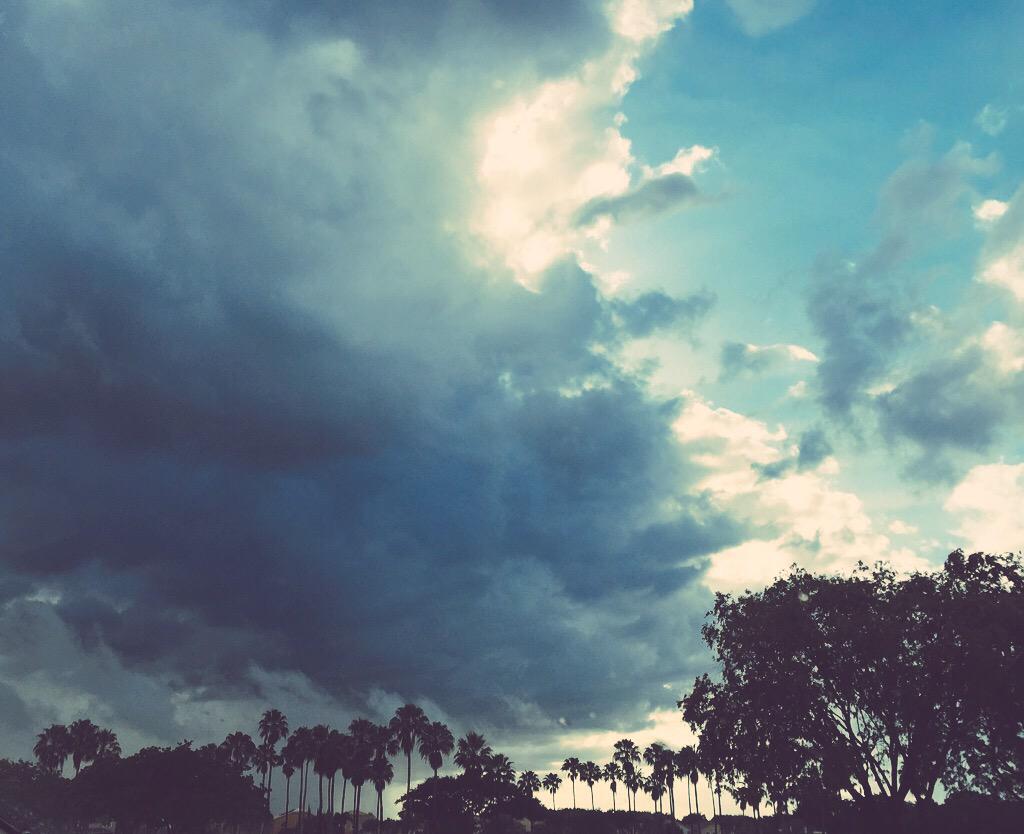 Tatiannah1's tweet image. The Sky Right Now ⛅️#SoFlo #photocredit #2Me