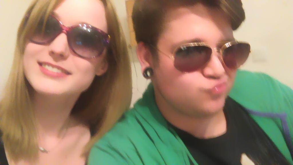 dalinka95's tweet photo. @Dylan88D @HerreMarie @itsWillyFerrell @ChloeGMoretz @therealmoneyboy @SelfieABC #canttouchthis http://t.co/dbiixv6SiH