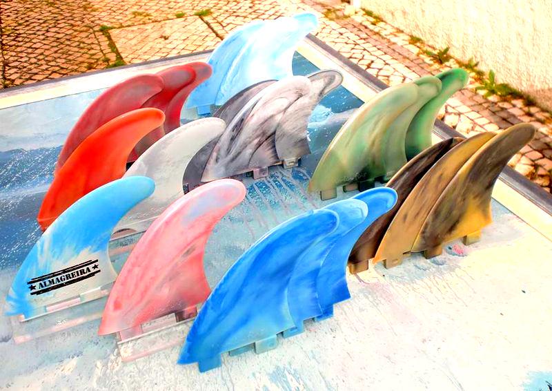 ExpoSpain's tweet photo. Marlin Fins empaquetando ya sus #quillas llenas de color desde #Portugal http://t.co/8fqzBGCutb