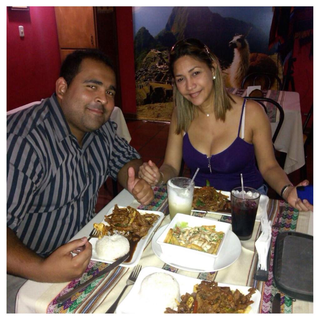 YacaRestaurant's tweet photo. Disfrutando de un rico almuerzo!!! @davianagarcia90 http://t.co/G7J4fn1aei