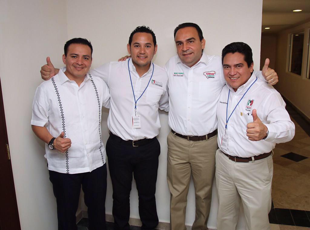 JSobrinoA's tweet photo. Hoy ganaron las propuestas por una Merida blanca gobernada con sensibilidad y orden @NerioTorresA #HombroaHombro http://t.co/dEkx5Iu7IJ