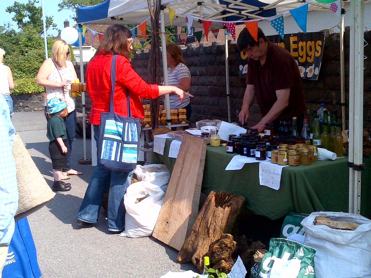 The #Rhiwbina @RCMAmarkets is tomorrow, 10am-1pm. <a href="/ButchersArmsCdf/">The Butchers Arms</a>. Great public house. Knowledgeable stallholders.