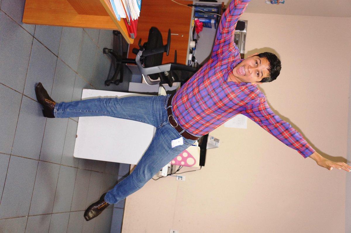 OlmanValle's tweet photo. En la oficina. http://t.co/MWTh7iCG9T