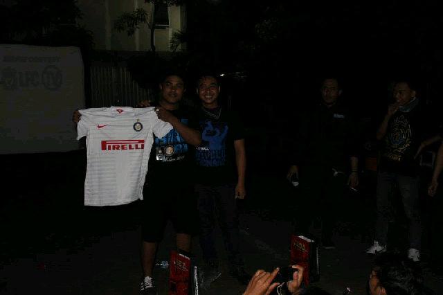 febrian_linkaja's tweet photo. Rezeki anak soleh ,, lumayan dpt doorprize jersey *kiss* *rotfl* http://t.co/IFZjR0fVbs