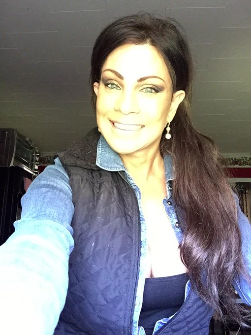 Enjoying the day!! http://t.co/pNBexE5sby