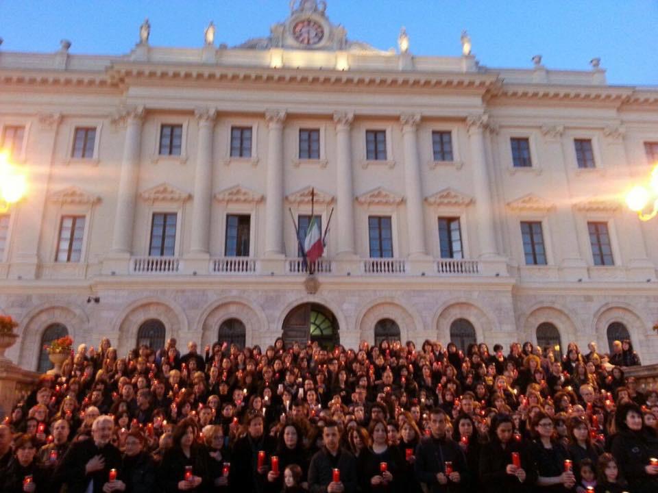 Angelica_Sarr's tweet photo. Da Nord a Sud!
No alla Buona Scuola! No alla morte della scuola!
@matteorenzi @PuglisiPD @FusacchiA @megmalp http://t.co/ZCB4tcSap1