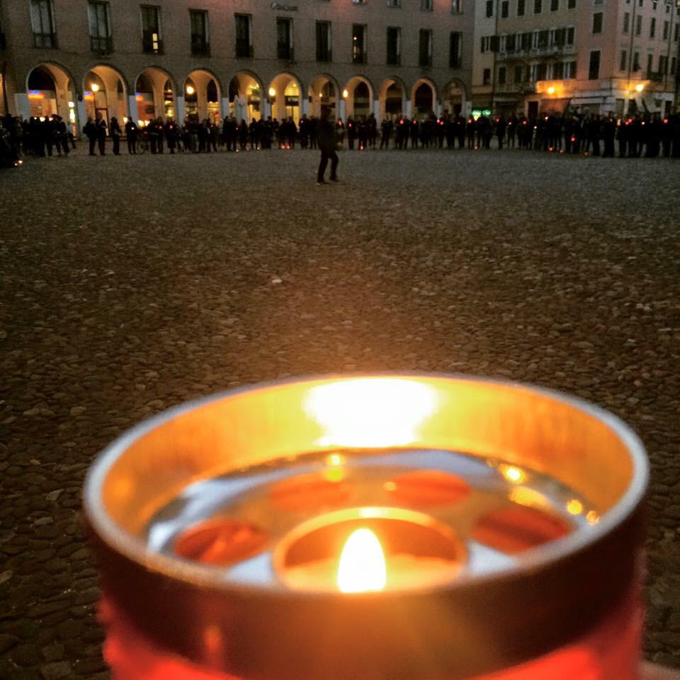 Angelica_Sarr's tweet photo. Da Nord a Sud!
No alla Buona Scuola! No alla morte della scuola!
@matteorenzi @PuglisiPD @FusacchiA @megmalp http://t.co/ZCB4tcSap1