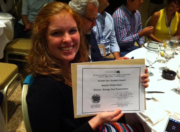 gttmgv's tweet photo. .@natuula ganadora del Premio Archie Carr mejor presentación oral de estudiante categoría Biología #Venezuela #ISTS35 http://t.co/yFFuKeoQFa