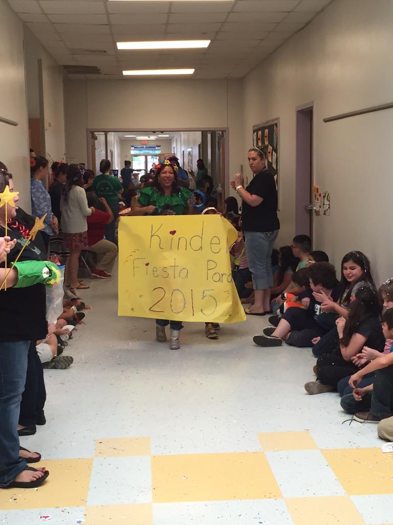 hfelem's tweet photo. Great day today celebrating Fiesta with Kinder parade!  #hfsoars http://t.co/Ltw6jLWHMs