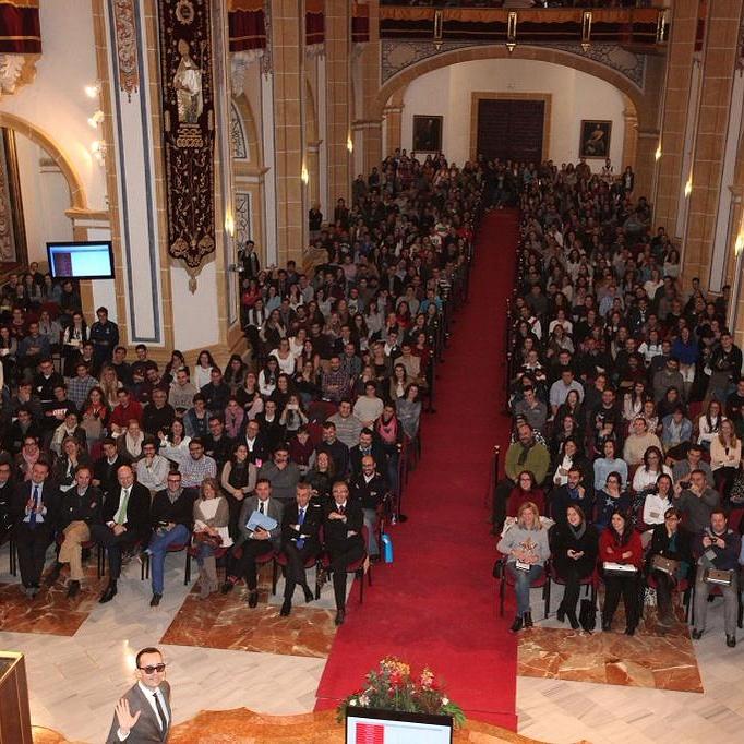 ZaplanaFernando's tweet photo. Merece la pena trabajar para ciertos proyectos como @ForoDecyde ideando #Decyde6 http://t.co/orqv1DVVEP