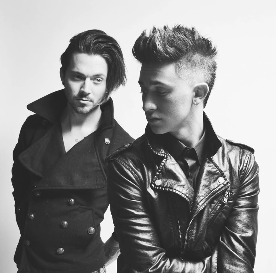 AmandaonAir's tweet photo. #Kohn in studio to sing 4:45!  #NEPA - Vote for them in #RisingStar contest! http://t.co/76s43fApFp @Kohnofficial http://t.co/jKr3UYbcoF