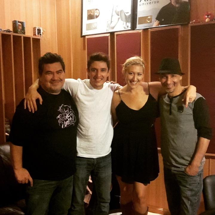 individuomusic's tweet photo. Grabando coros con @claudioledda Genio! @chinoasencio #Individúo #musica #backinBA #latinpop http://t.co/3GAQHgj5Nh