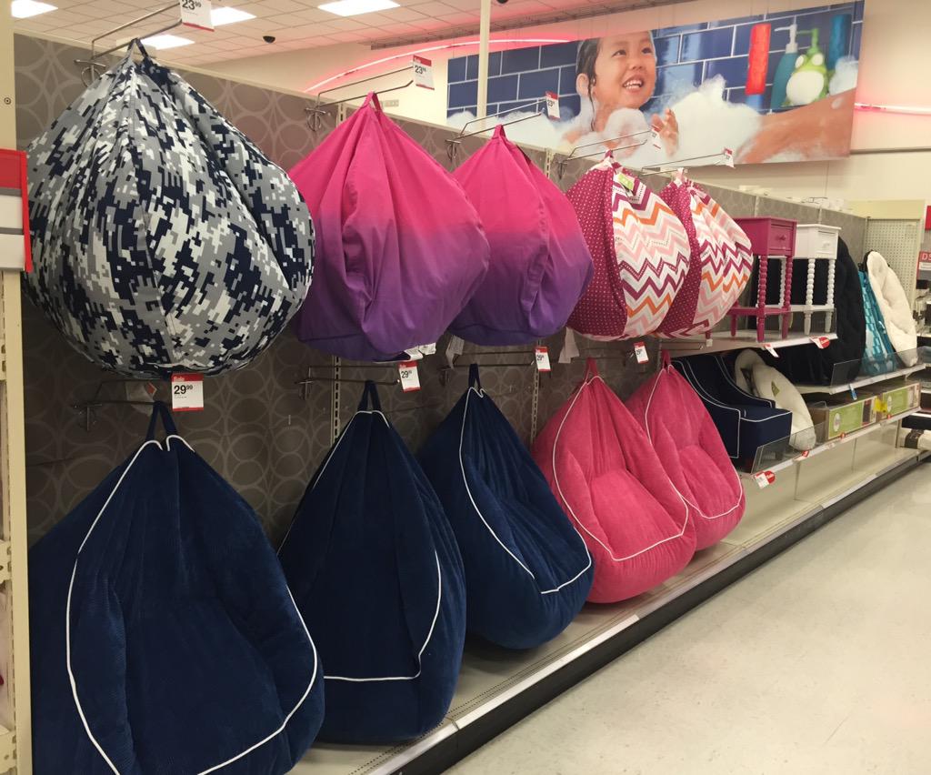 And on Thursdays, we re-merchandise furniture. Thanks @SoleilTgt and <a href="/samlanders22/">Sam Landers</a>!!! #1387surprisesarethebest