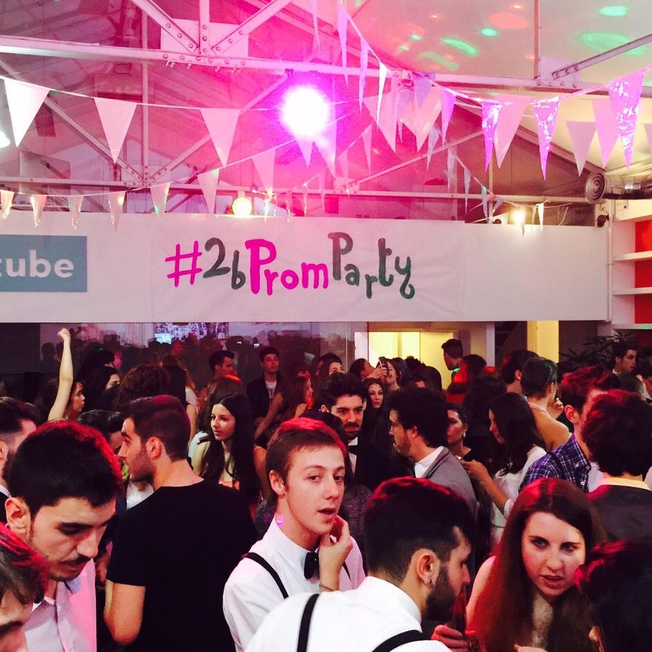 2b's tweet photo. ¡Muchas gracias a todos por venir a nuestra #2bPromParty! http://t.co/CX6moVm1L6