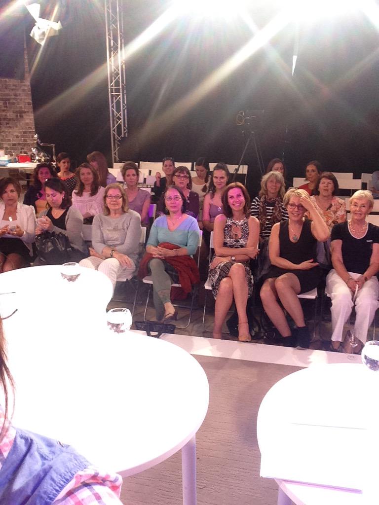 IOHTV's tweet photo. Belle journee IOHTV on @beCuriousTWice @becurioustv avec des Guests au top mercî ! @DORISKatia  @BGFmagkat @esther http://t.co/MEu7kdFvI1