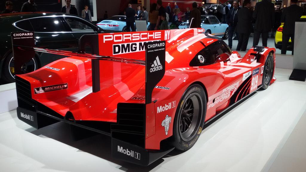 MS_Pictures's tweet photo. The back of a Porsche 919 Hybrid showcar at the AutoRAI show @PorscheLMP1Fans @PorscheRaces http://t.co/6GoTLsN3AK