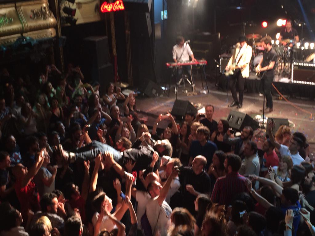 AnaDormouse's tweet photo. ¡Celebración por todo lo alto! @lahabitacionroj @intromusica_pro @ZonaCocaCola #PopAndDance http://t.co/bXSM6Z5sw8