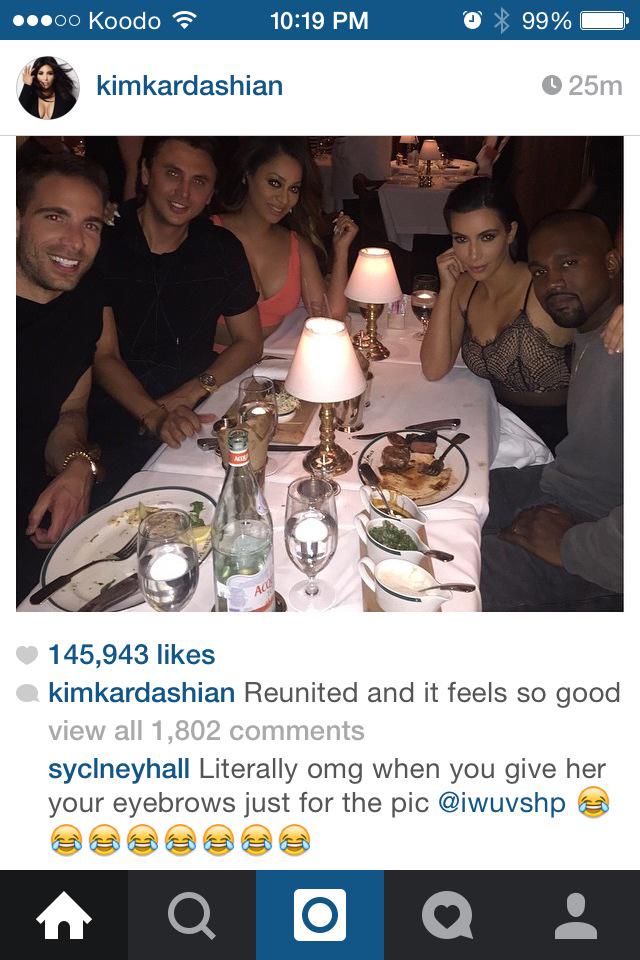 alaaboutelaa's tweet photo. Yeezus might need a little help on his eyebrow game #KanyeWest #bae #Yeezus http://t.co/7Vgb2iAaqz