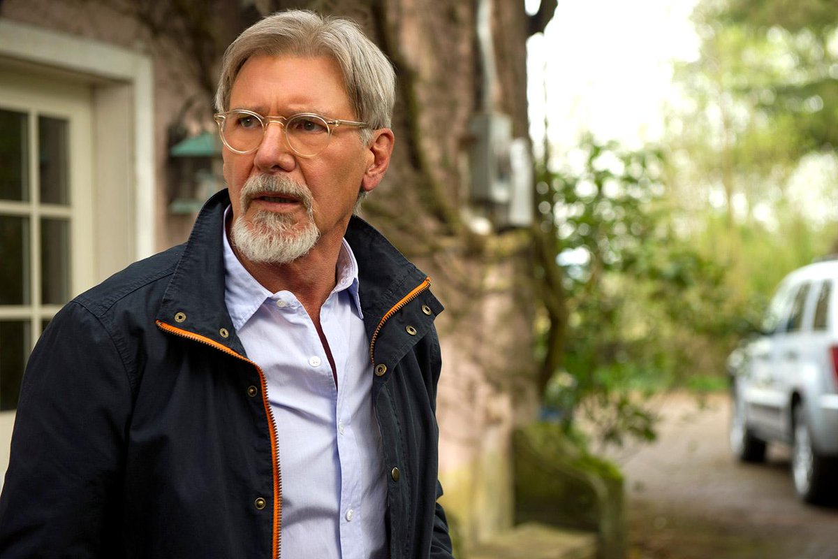 VanityFair's tweet photo. The @AgeOfAdaline charms and surprises, thanks in part to Harrison Ford http://t.co/KnQoNqXzFy http://t.co/x0bvCzpnbx