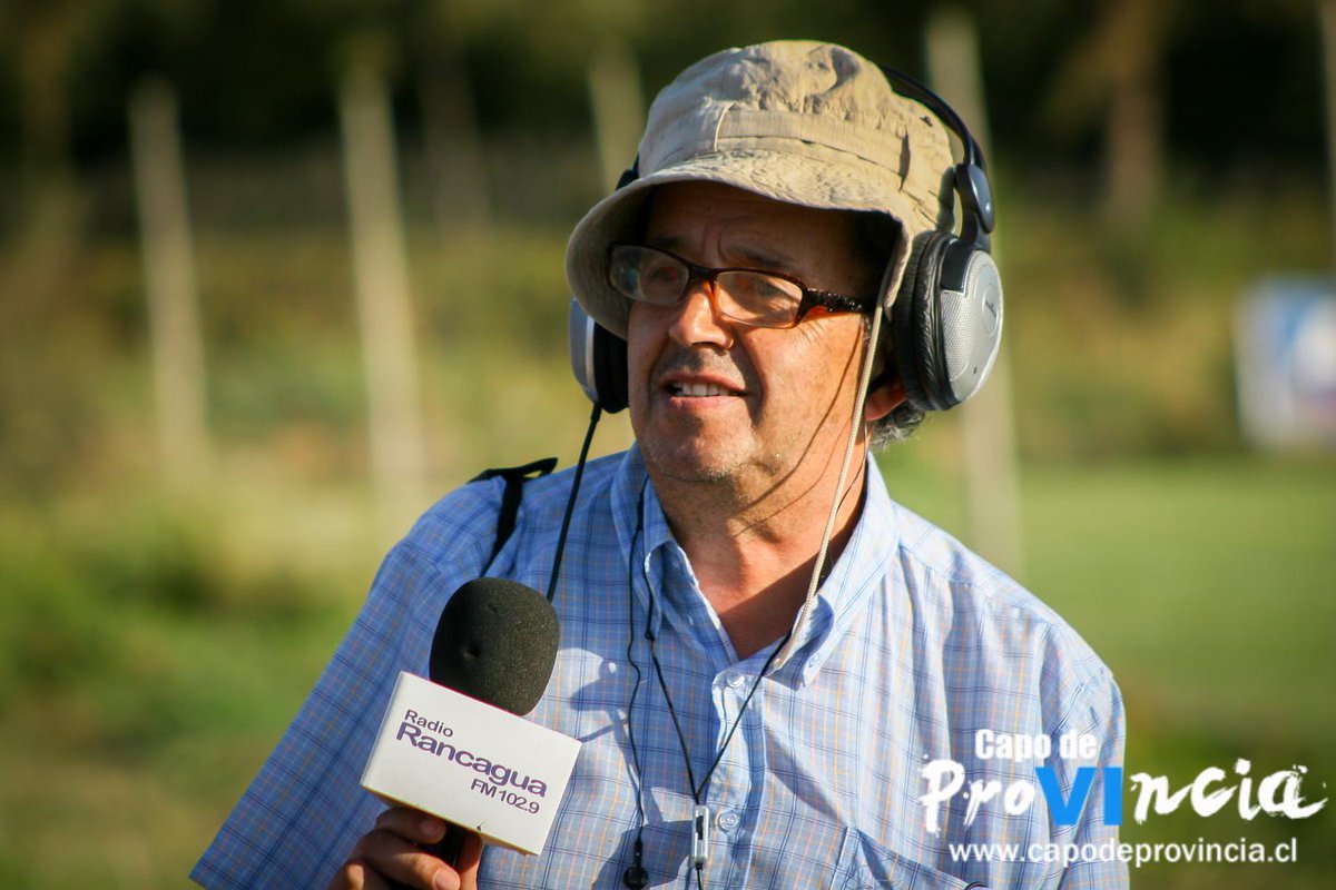 capodprovincia's tweet photo. #Foto27 | En nuestra historia no podemos dejar fuera al reportero Gabriel Aros. #60Fotos #60AñosOHiggins http://t.co/FkhSiIFBWr