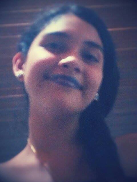 sofinava3201's tweet photo. vampire , sometimes in life you got to cut the words to people who are not worth it .. http://t.co/YLC6SE2Reh