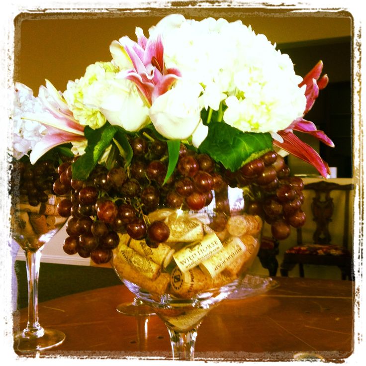 of_persephone's tweet photo. Which floral arrangement do you like for our wine &amp; dine atmosphere?? RT for left Favorite for right! #replytweet http://t.co/3OP8oPXjmp